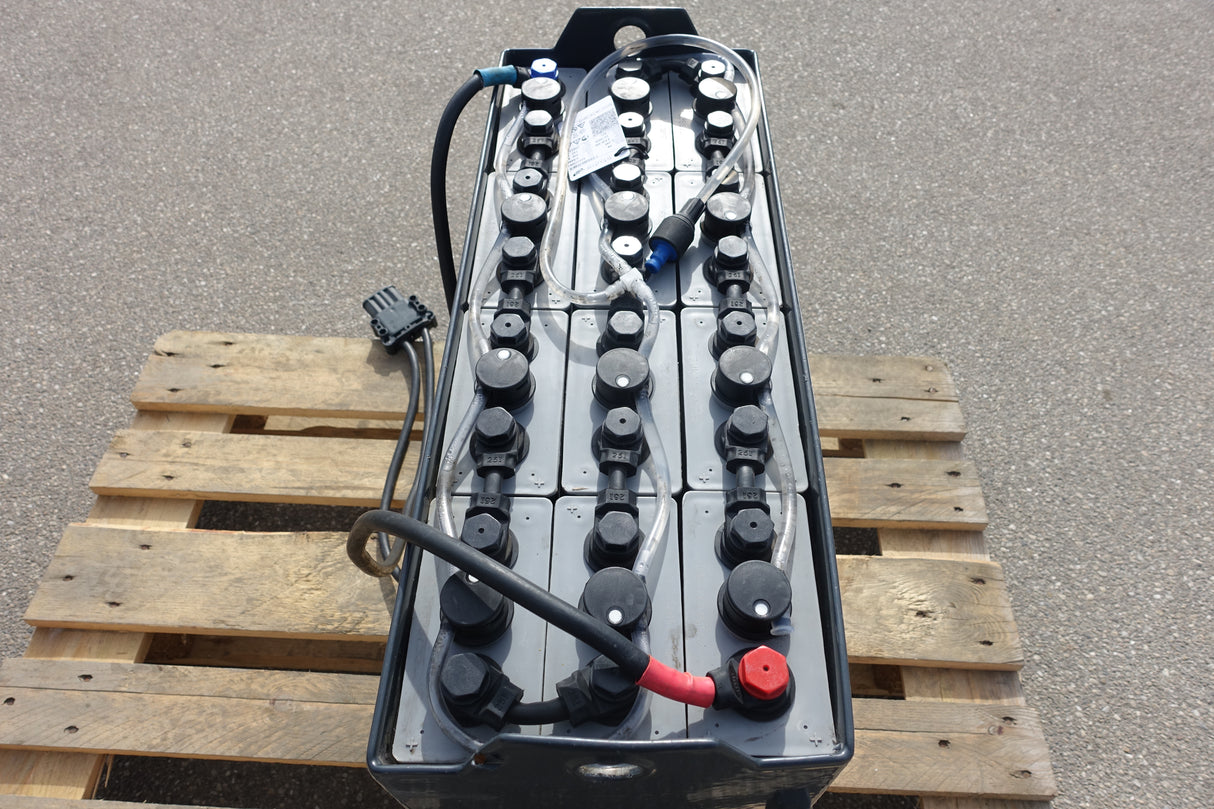 Staplerbatterie 24V 4PzB300 - SONDERTROG