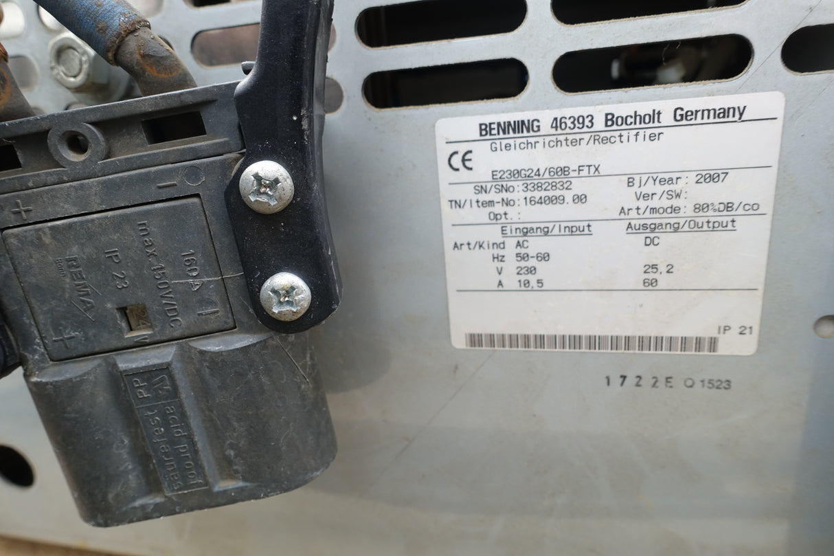 TriCOM 24V 60A Benning / Tricom XXL Ladegerä