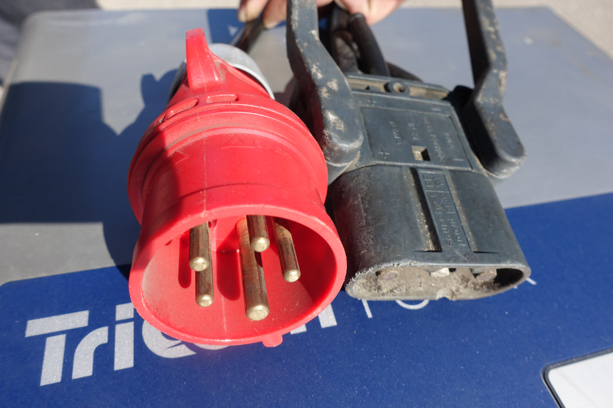 48V 120A Tricom HF Ladegerät