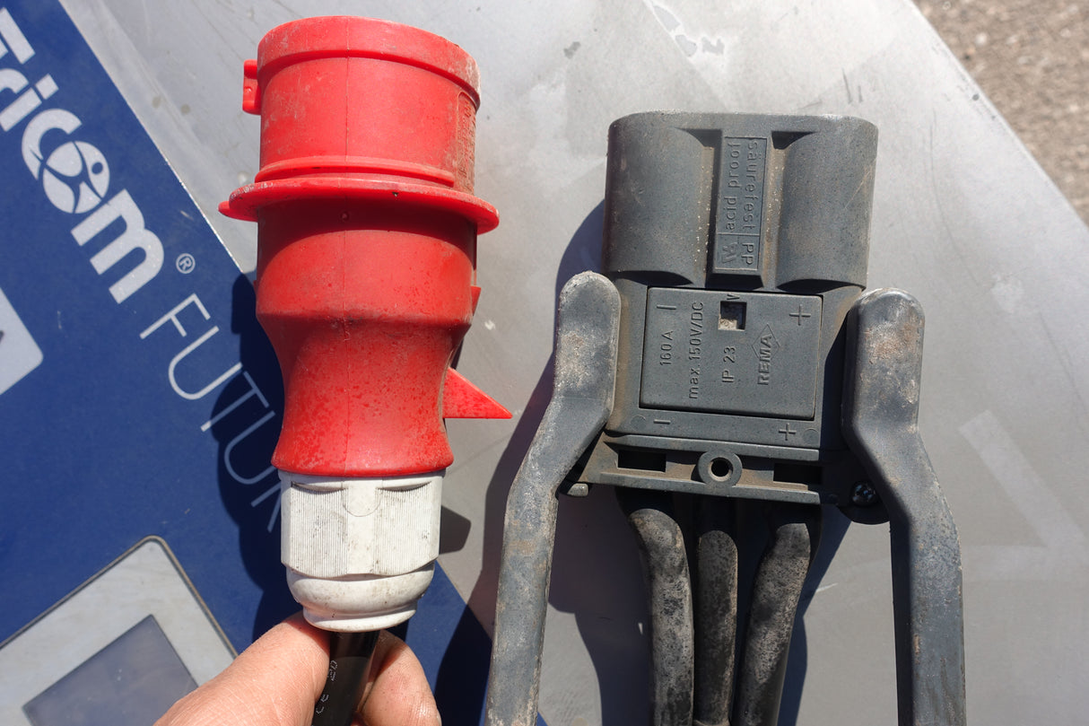 48V 120A Tricom HF Ladegerät