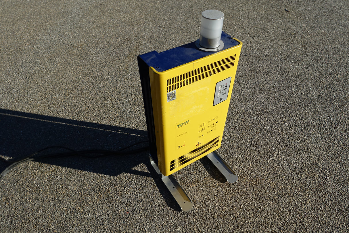 24V 60A Tricom HF Ladegerät B25