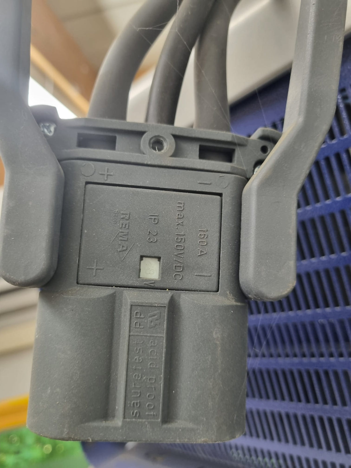 48V 120A Tricom HF Ladegerät