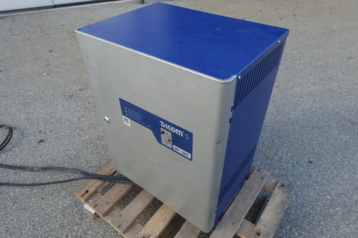 48V 100A  Tricom S Ladegerät