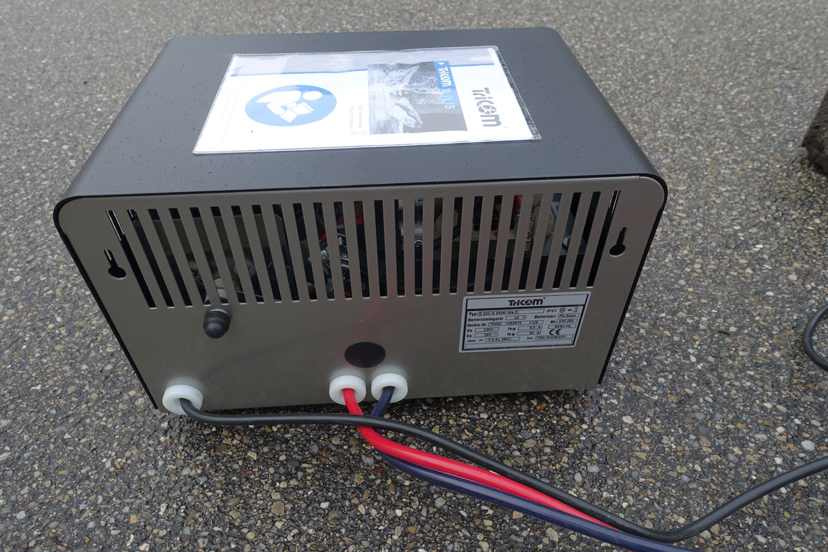 24V 40A Ladegerät Tricom L