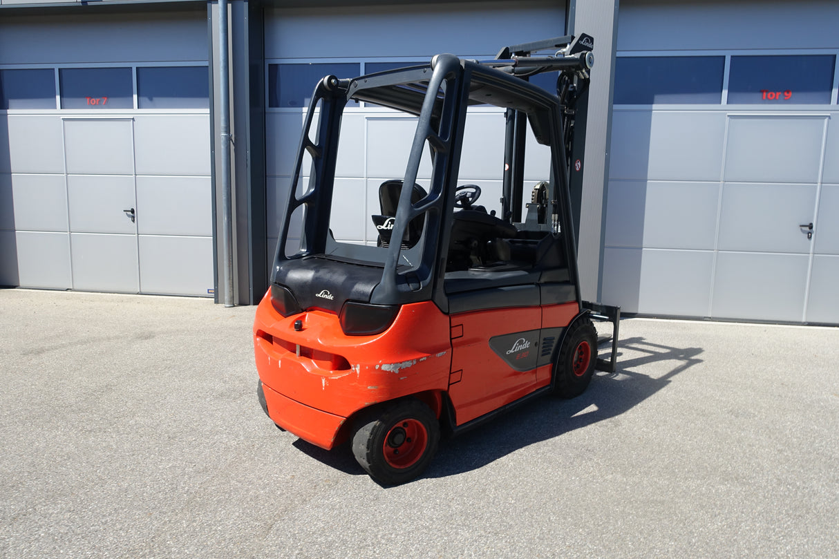 Linde E30-01 3t Elektrostapler