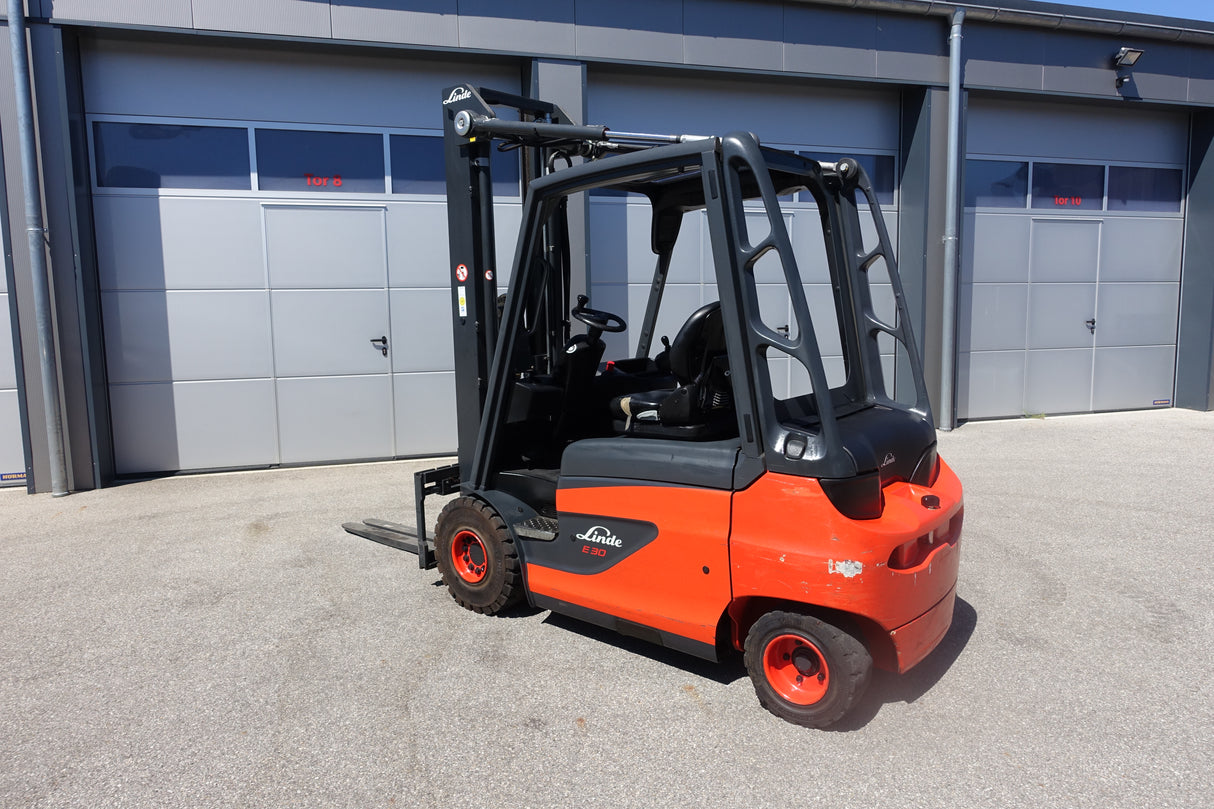 Linde E30-01 3t Elektrostapler