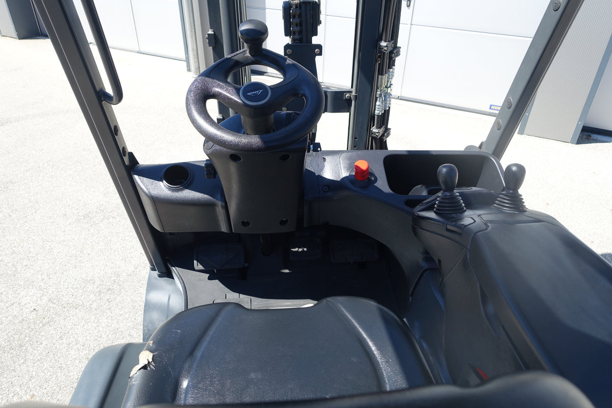 Linde E30-01 3t Elektrostapler