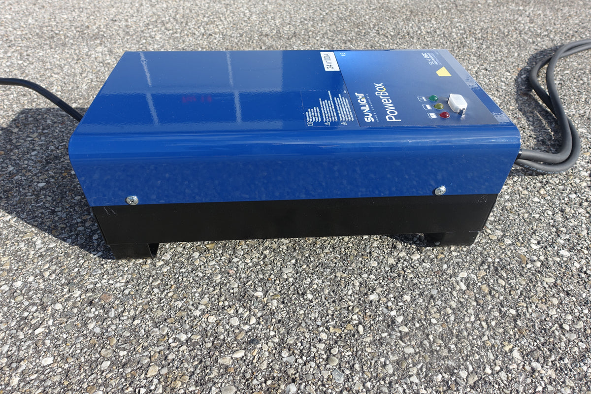 24V 100A Ladegerät Sunlight Powerbox SLH 26C