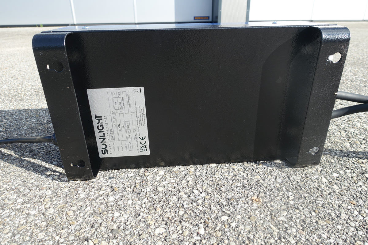 24V 100A Ladegerät Sunlight Powerbox SLH 26C