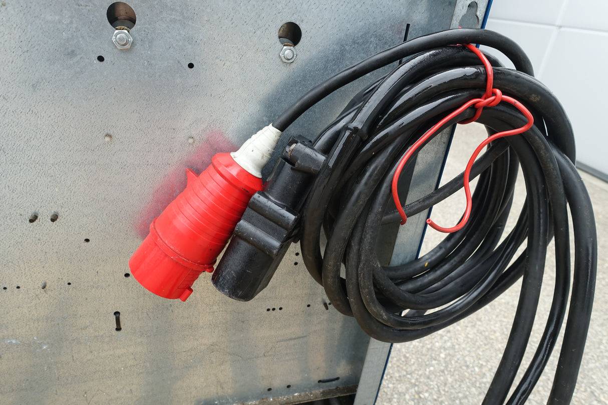 Intronic 24V 140A Indatron S Ladegerät