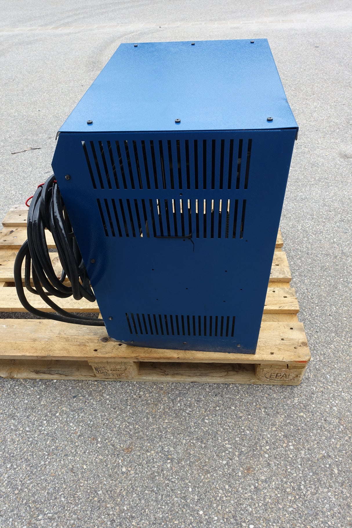 Intronic 24V 140A Indatron S Ladegerät