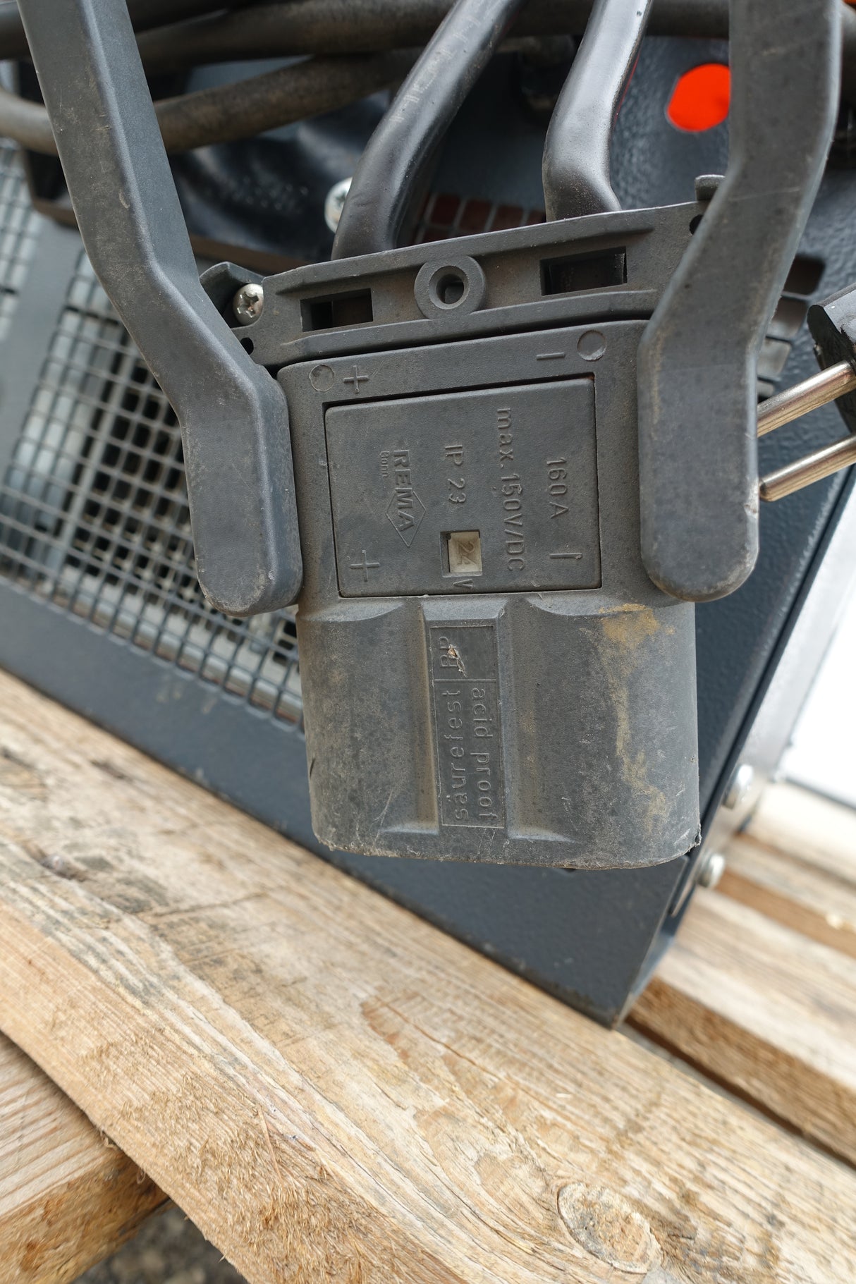 Jungheinrich 24V 65A Jungheinrich SLH 200 Ladegerät