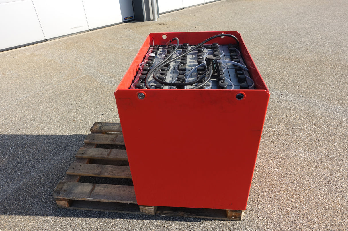 Hawker Staplerbatterie 48V 5PzS700