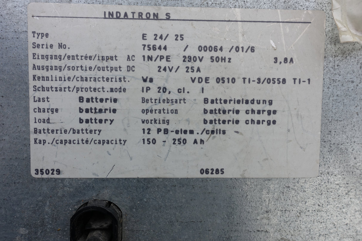 24V 25A Indatron S Ladegerät