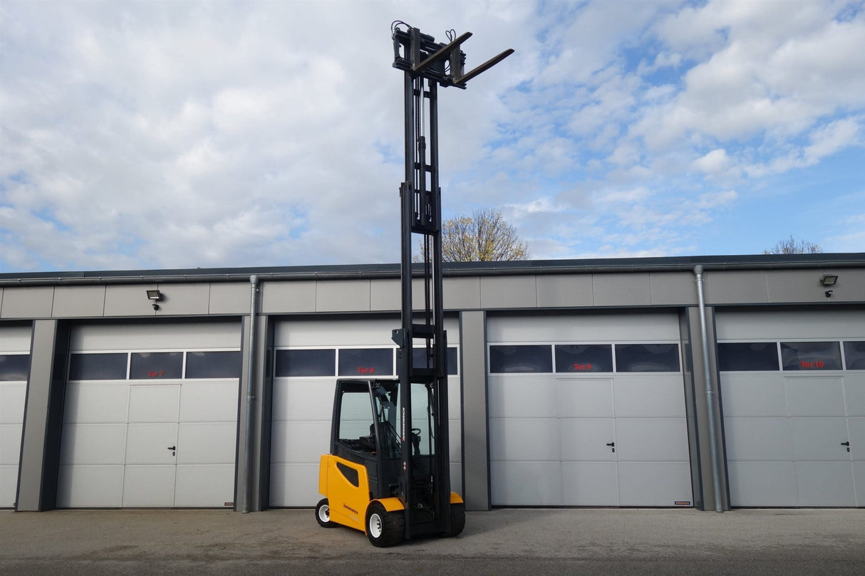 Jungheinrich S30 3t Triplex