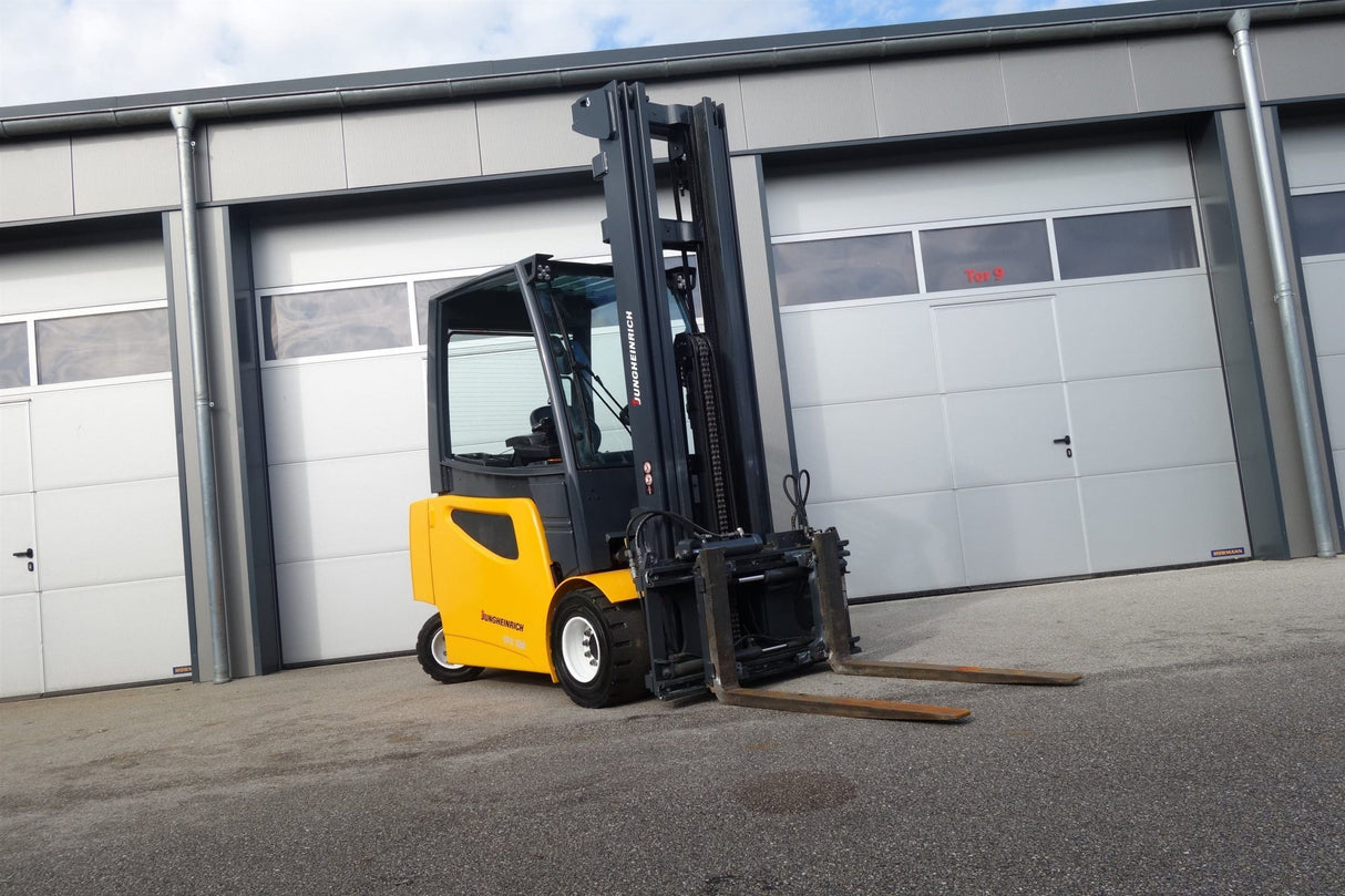 Jungheinrich S30 3t Triplex