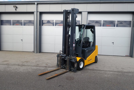 Jungheinrich S30 3t Triplex