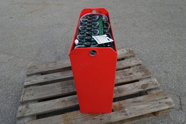 Staplerbatterie 24V 3PzB225 gebraucht Batterie gewartet und getestet (C5) 68%. Akku BJ 2019 mit Aquamatik Batterie für Stapler & Solarspeicher