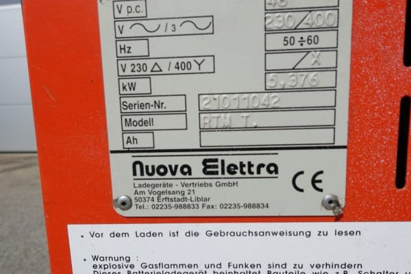 48V 80A Nuova Elettra Ladegerät gebraucht Batterieladegerät voll funktionsfähig mit Stecker 320A. Trafoladegerät Anschlusspannung 400v