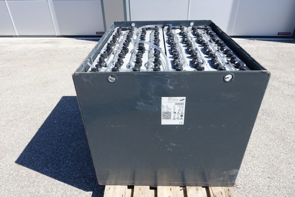 Staplerbatterie 80V 5PzS775 gebraucht. Baujahr 2019 Baugleich mit 80V 5PzS700 Geprüft und getestet 94% Restkapazität Stapler & Solarspeicher