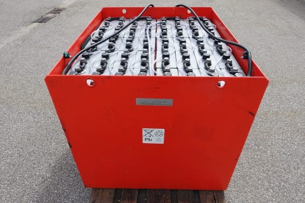 Staplerbatterie 80V 5PzS700 gebraucht. Baujahr 2019 Baugleich mit 80V 5PzS775 Geprüft und getestet 63% Restkapazität Stapler & Solarspeicher
