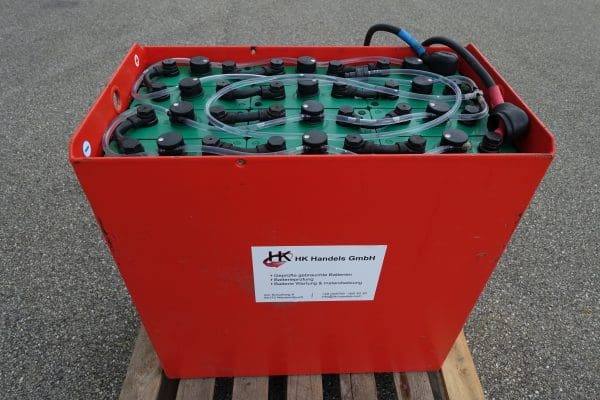 Staplerbatterie 24V 4PzS500 gebraucht Batterie BJ 2021 gewartet und getestet (C5) 96% Akku mit Aquamatik Stapler & Solarspeicher Batterie